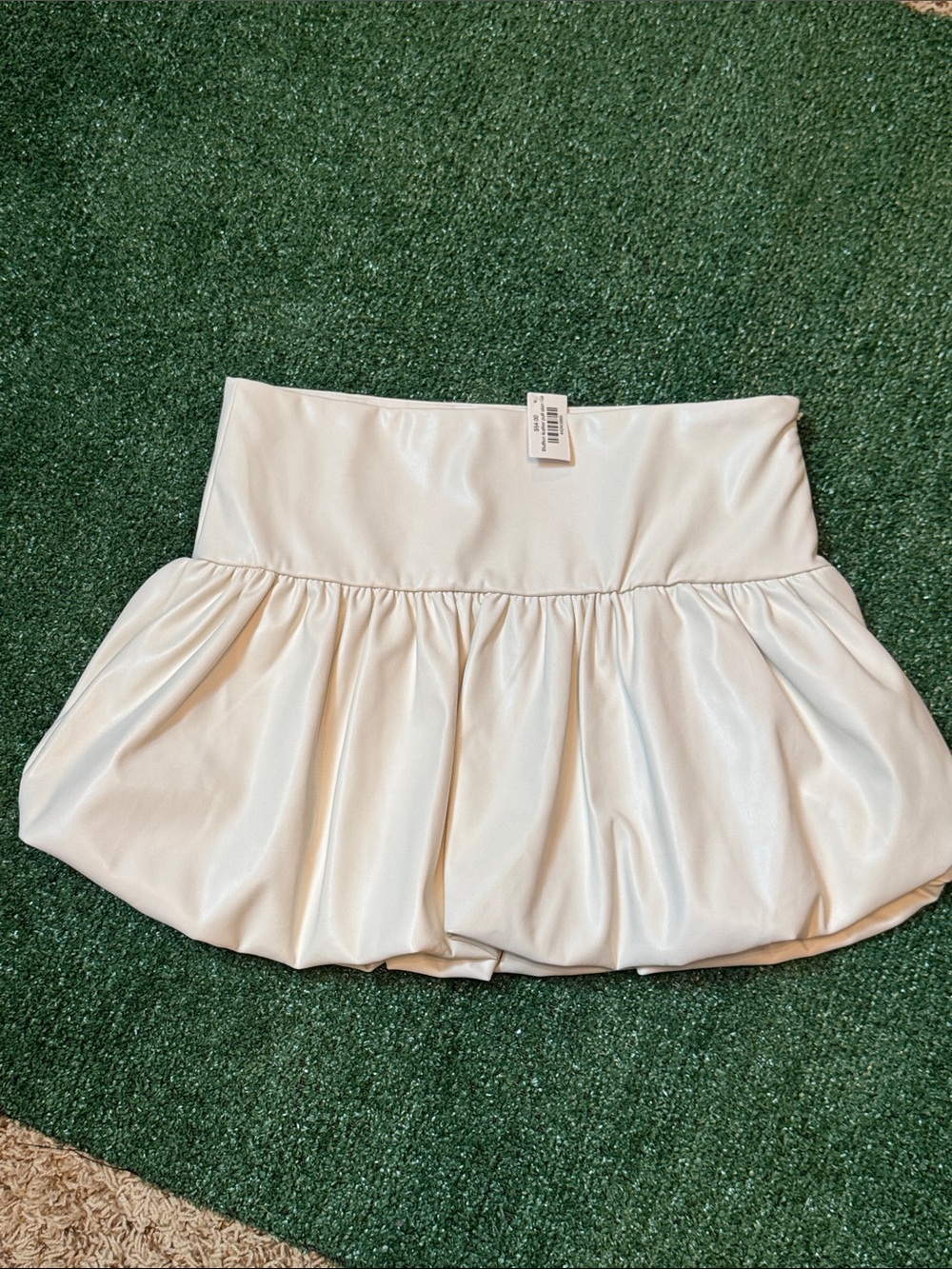 Lele NWT ivory Cloud  Skirt